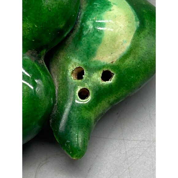 vintage peas in a pod salt pepper shaker green 4" made in Japan vegetable READ - Picture 2 of 7